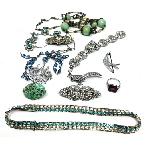 477 - A Collection Of Art Deco Jewellery Pieces Including Peking Glass  (209g)