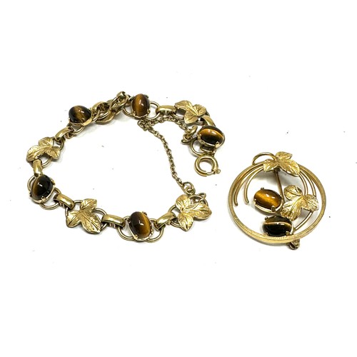 451 - A 14ct Gold plated Tigers eye Brooch And Bracelet Set (18g)