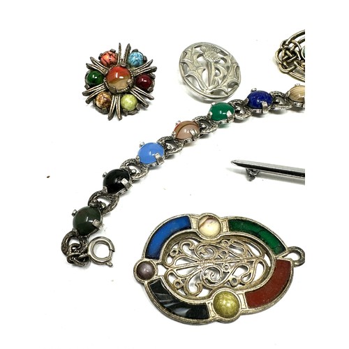 465 - Six Scottish Revival Jewellery Pieces Including Agate Glass And Miracle (83g)