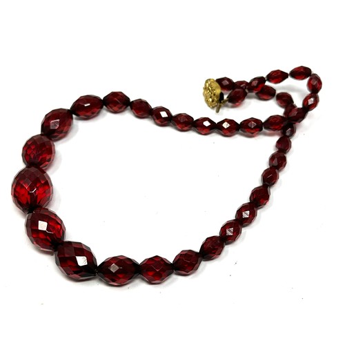 446 - A Faceted Prystal Cherry Bakelite Bead Necklace (36g)