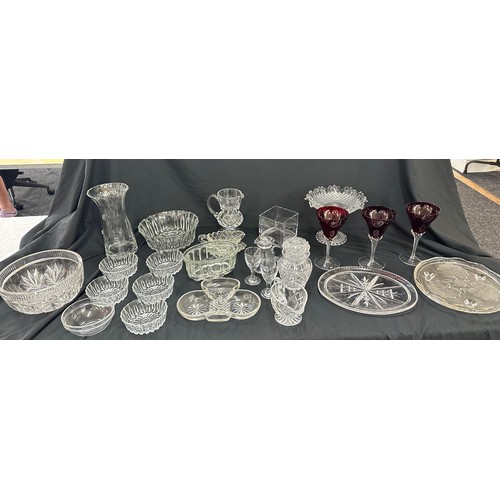 122 - Selection of mixed glass to include Victorian lead crystal bowl and Tassa dish