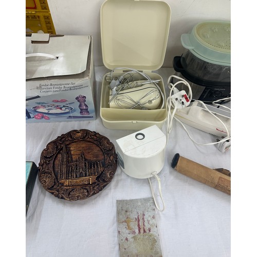 193 - Large selection of miscellaneous includes steamer, Russel hobbs, Morphy Richards etc