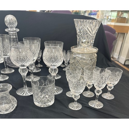 119 - Large selection of antique and later glassware