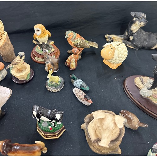 199 - Large selection of animal figures includes Beswick, BmS, boarder fine arts etc