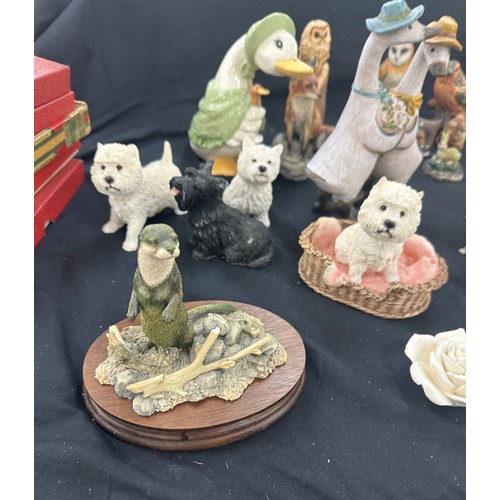 199 - Large selection of animal figures includes Beswick, BmS, boarder fine arts etc