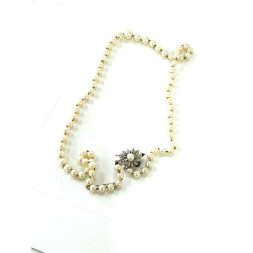 579 - Vintage pearl necklace with 18ct gold clasp, clasp marked 750, approximate length 53cm