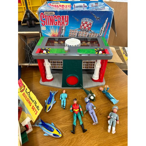 183 - Boxed vintage Matchbox Stingray Marineville Headquarters action playset, Bayko Building Set No. 4 un... 