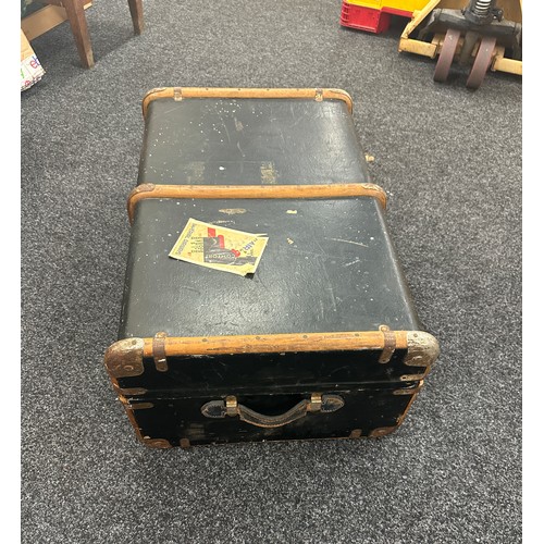 291A - Vintage travel trunk, approximate measurements:  31 x 20 x 13 inches