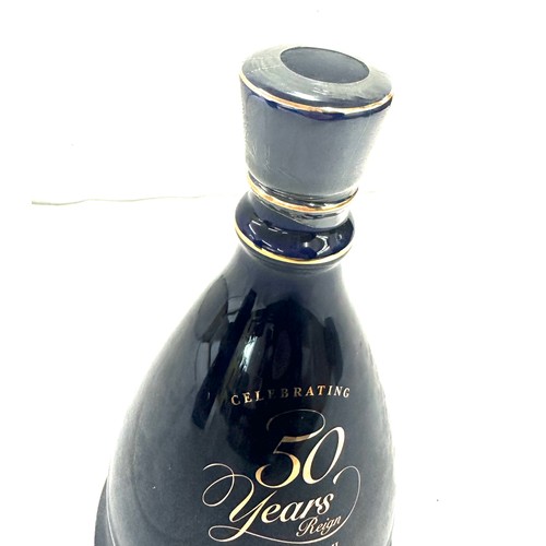 639 - Bell's Celebrating 50 Years Reign HM Queen Elizabeth II Extra special old Scotch whisky decanter sea... 