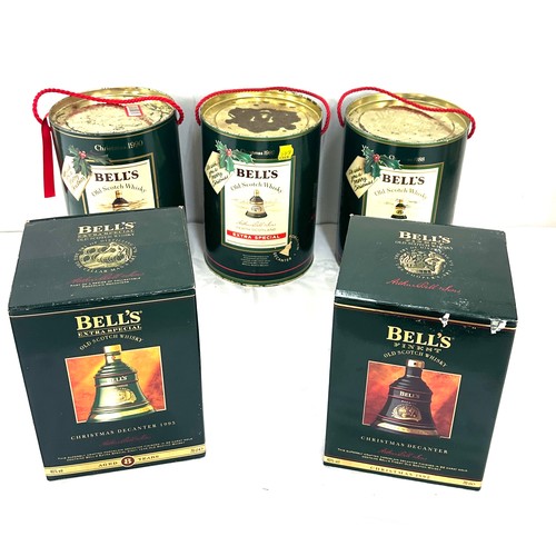 643 - Selection of Bells Old Scotch Whisky Christmas decanters to include Christmas 1990, 1988, 1989, 1992... 