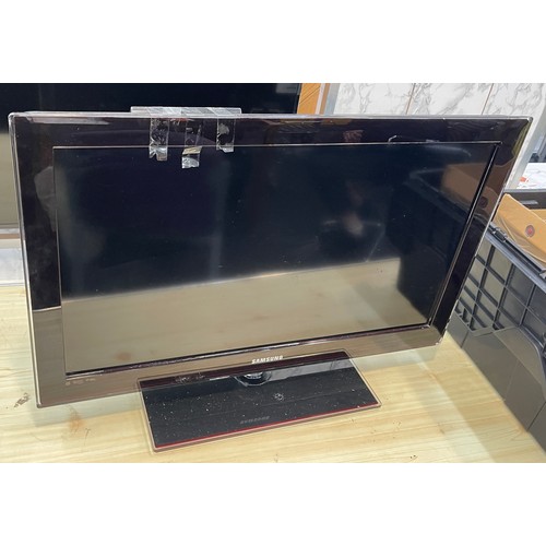 235 - Samsung 32 inch TV model LE32c580j1k, working order with remote