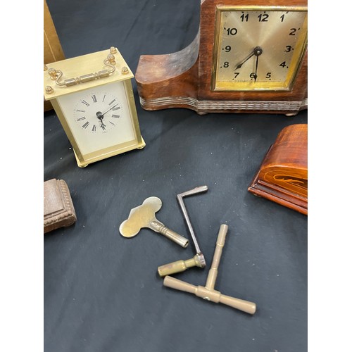 175 - Selection of vintage mantel clocks with keys, all untested