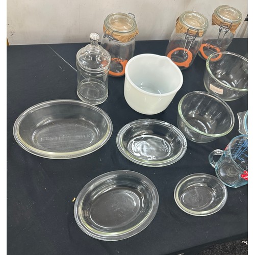 188 - Selection of pyrex dishes and le pratique glass jars, Ourale dessert bowls