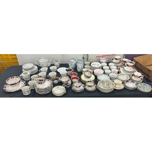 222 - Large selection part tea services to include oriental design, Aynsley, Royal Doulton etc a/f