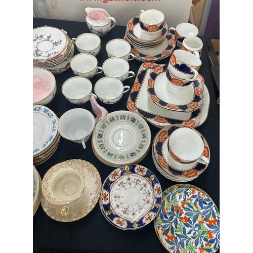 222 - Large selection part tea services to include oriental design, Aynsley, Royal Doulton etc a/f