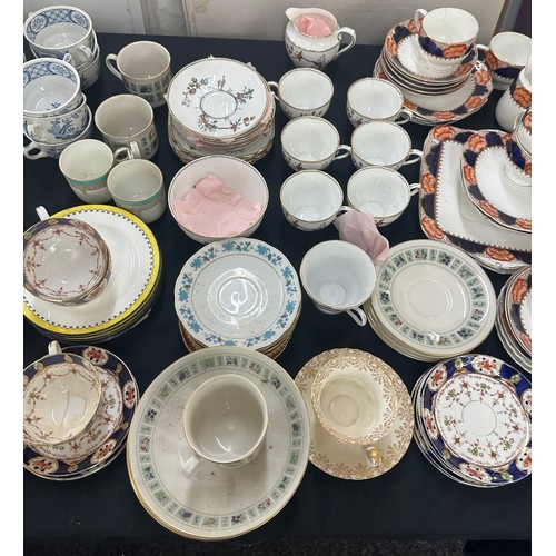 222 - Large selection part tea services to include oriental design, Aynsley, Royal Doulton etc a/f