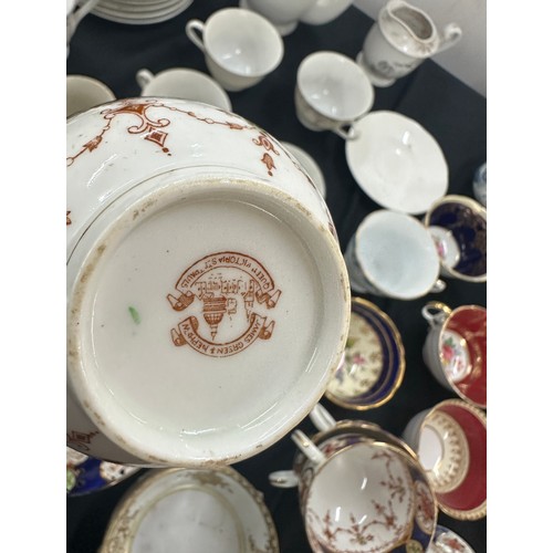 222 - Large selection part tea services to include oriental design, Aynsley, Royal Doulton etc a/f