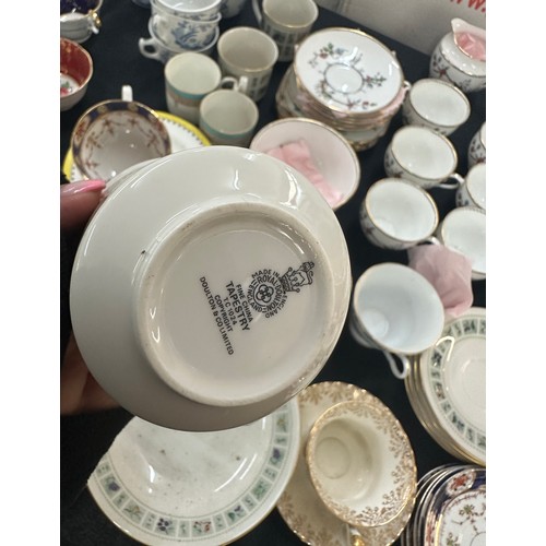 222 - Large selection part tea services to include oriental design, Aynsley, Royal Doulton etc a/f