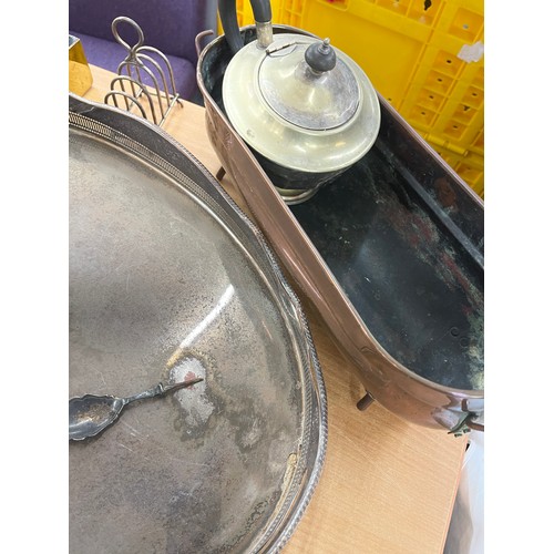 123 - Large selection of metal ware items to include trays, copper bed pan, vases etc