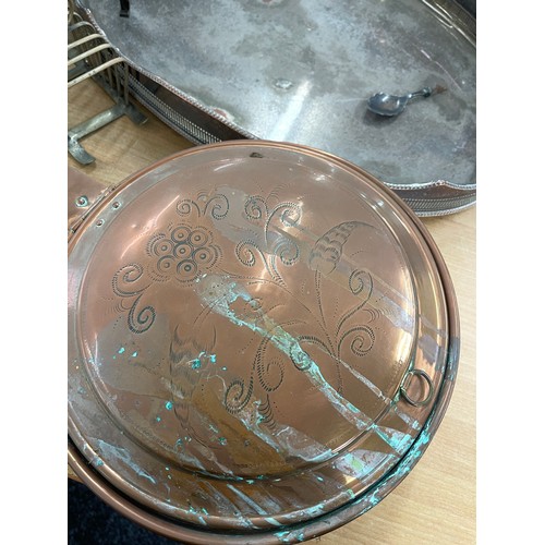 123 - Large selection of metal ware items to include trays, copper bed pan, vases etc