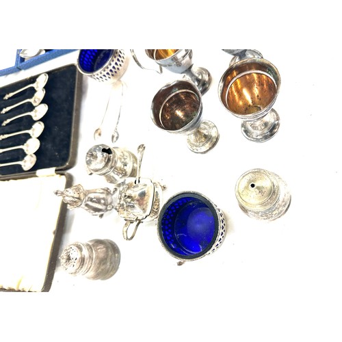 47 - Selection of collectables include silver plate, cutlery sets, Barkers silver plate etc