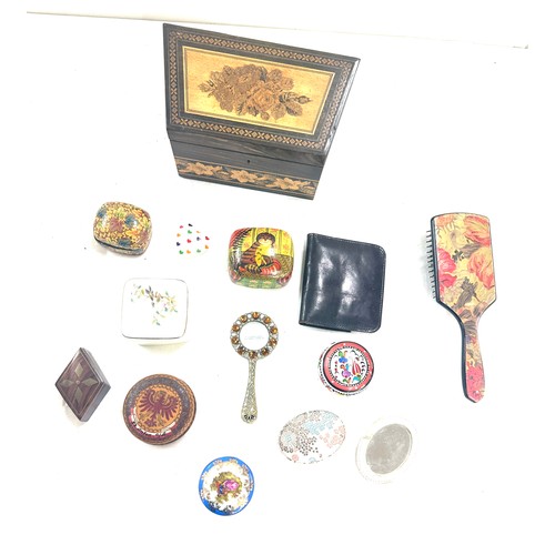 36 - Selection of vintage and later trinkets