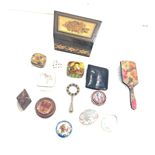 36 - Selection of vintage and later trinkets