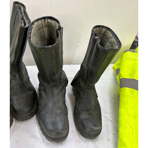 158 - Cofra welder work boots, size  42, 1 brand new and 1 used Hi-Vis jacket