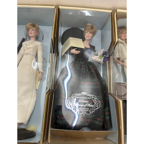 282 - Selection of 4 boxed Franklin mint Diana collectors dolls to include original packaging