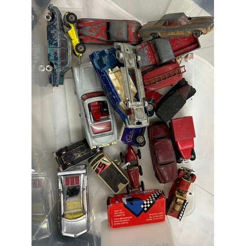 114 - Selection of vintage and later assorted cars, some with original boxes to include Corgi, Dinky, Days... 