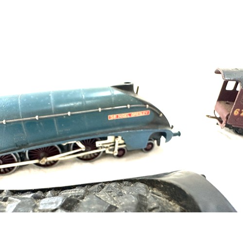 90 - Hornby Sir Nigel Greasley No 7 engine with tender, Duchess of Atholl 6231 engine with tender