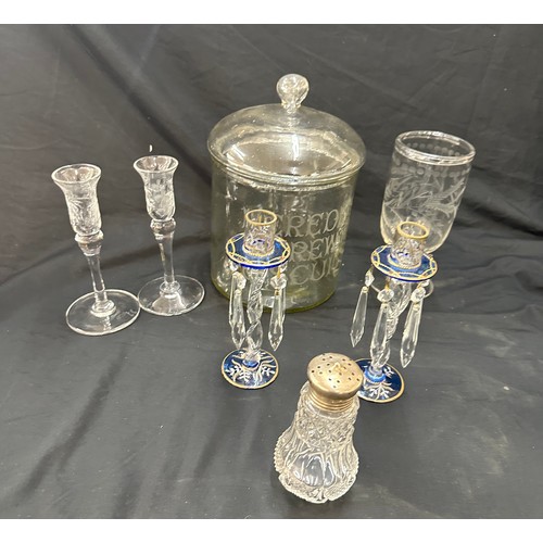 192 - Selection of vintage and later glassware to include a silver top sugar shaker, Meredith and Drew bis... 