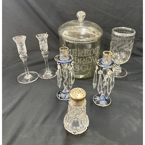 192 - Selection of vintage and later glassware to include a silver top sugar shaker, Meredith and Drew bis... 