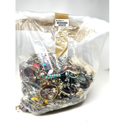 480 - 10kg UNSORTED COSTUME JEWELLERY inc. Bangles, Necklaces, Rings, Earrings.