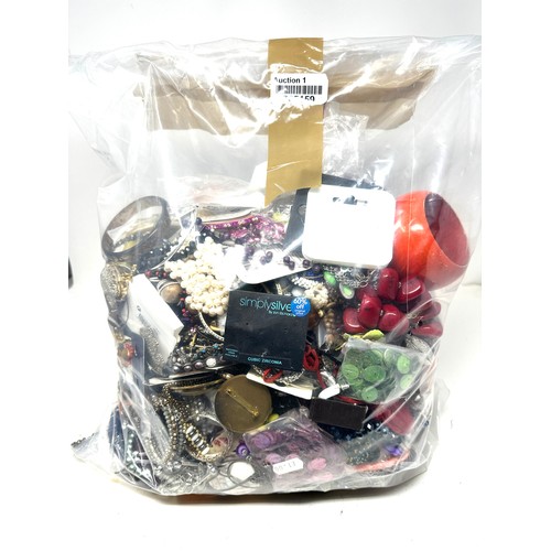 502 - 10kg UNSORTED COSTUME JEWELLERY inc. Bangles, Necklaces, Rings, Earrings.