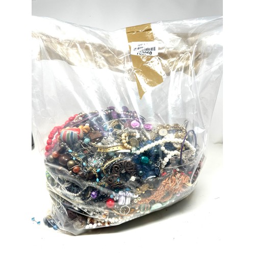 501 - 10kg UNSORTED COSTUME JEWELLERY inc. Bangles, Necklaces, Rings, Earrings.