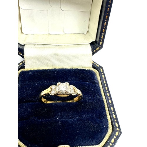 49 - 18ct Gold Diamond Ring (2.8g)