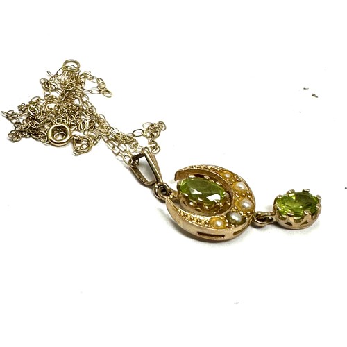 46 - 9ct Gold Peridot & Seed Pearl Set Pendant Necklace (2g)