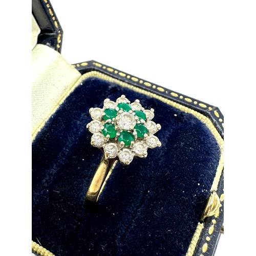 63 - 9t Gold White Gemstone & Green Agate  Cluster Dress Ring (3.2g)