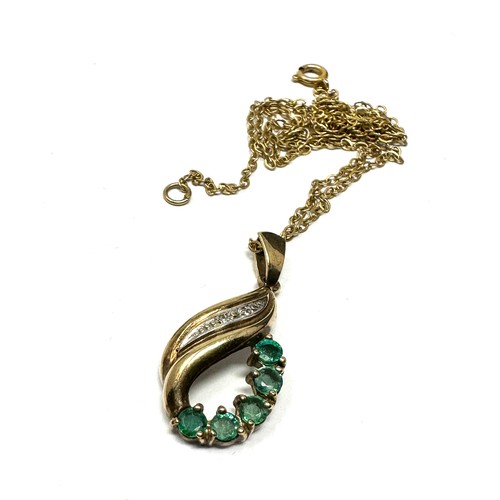 39 - 9c Gold Emerald & Diamond Pendant Necklace (3.3g)