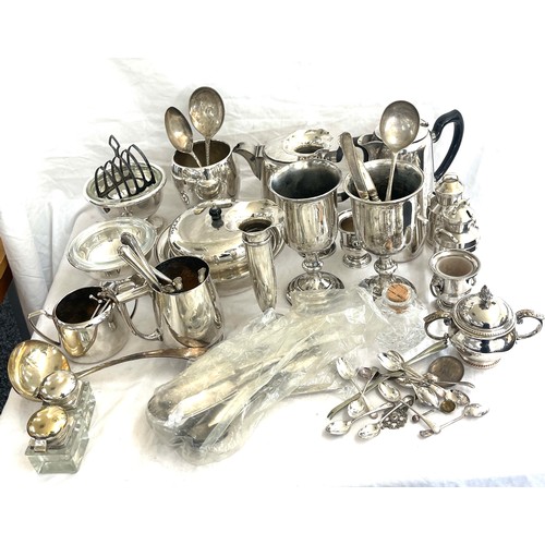 121 - Large collection of silver plate and metal ware, cutlery etc