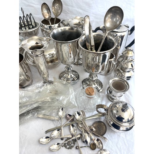 121 - Large collection of silver plate and metal ware, cutlery etc