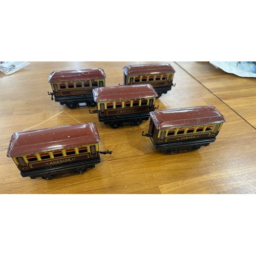 42 - Set of 5 meccano O Gauge carriages, tin plate 1930s vintage