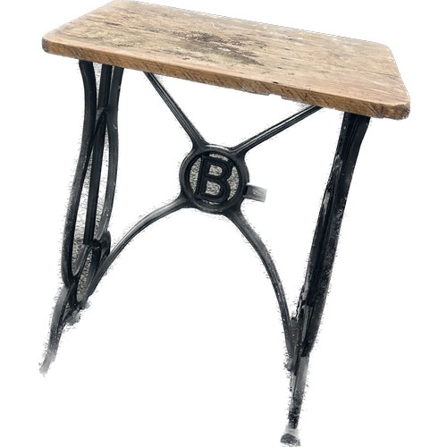 100B - Wood and metal sewing table measures approximately 29 inches tall 25 inches wide 18.5 inches depth