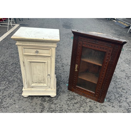 326 - Painted 1 door 1 drawer pot cupboard and a corner cabinet 30 inches tall