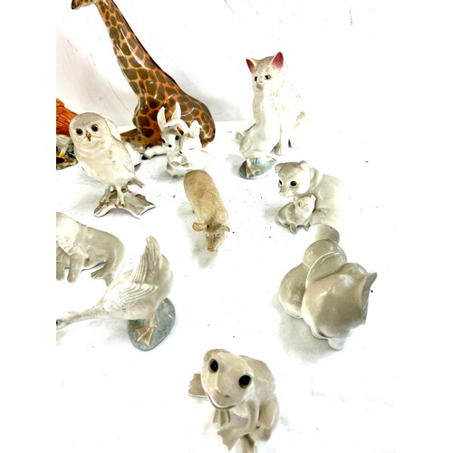 136 - Selection of animal ornaments to include Royal Osbourne, Beswick, Poole etc