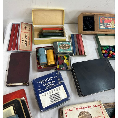 168 - Selection of vintage and later games includes boxwood chess, counters etc