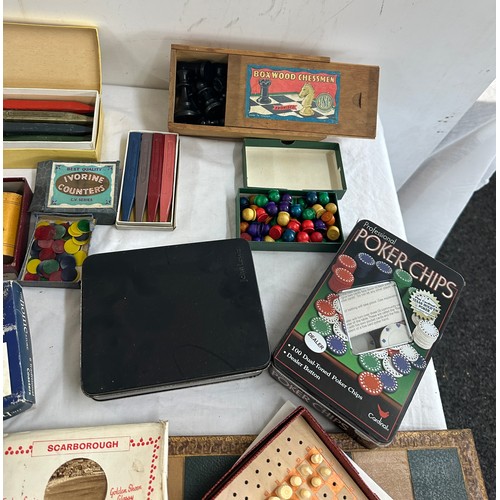 168 - Selection of vintage and later games includes boxwood chess, counters etc