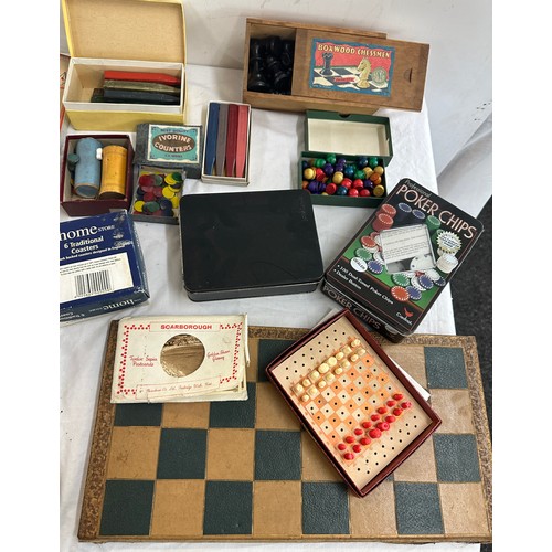 168 - Selection of vintage and later games includes boxwood chess, counters etc