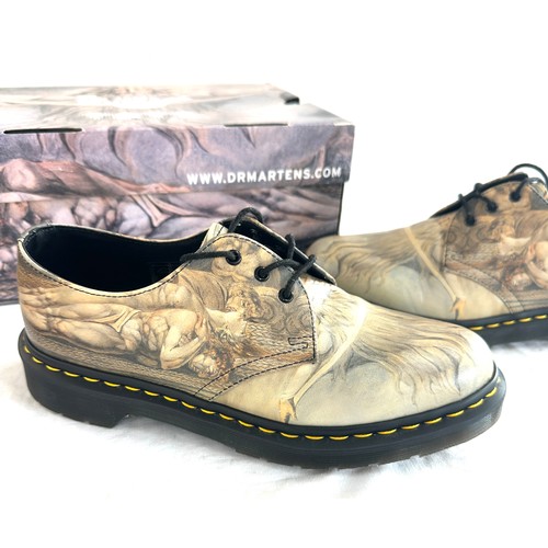 92 - Brand new in the box limited edition DR Marten william blake backhand size 6, 1461